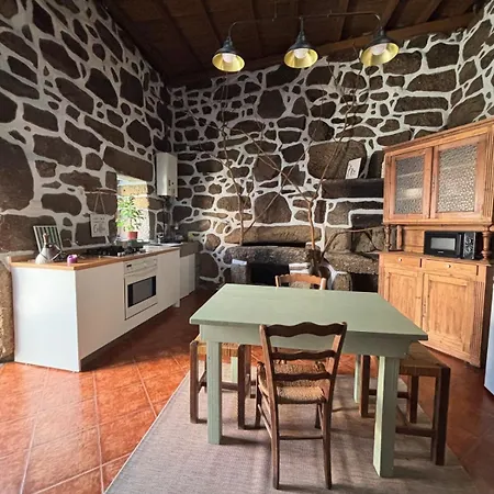 Casa Do Arte - Peaceful Retreat With A Pool Near Guimaraes Sao Torcato (Braga)