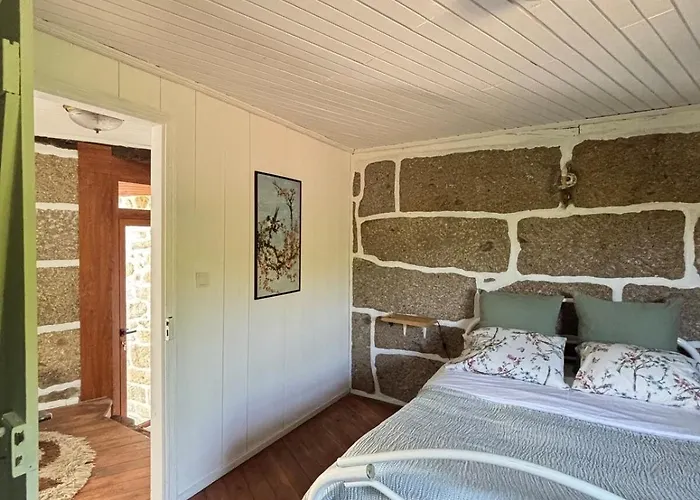 Casa Do Arte - Peaceful Retreat With A Pool Near Guimaraes