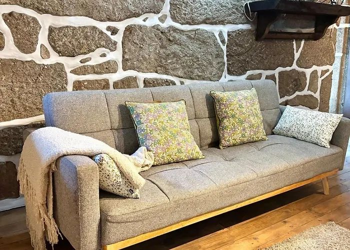 Casa Do Arte - Peaceful Retreat With A Pool Near Guimaraes *