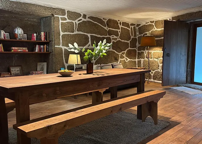 Casa Do Arte - Peaceful Retreat With A Pool Near Guimaraes