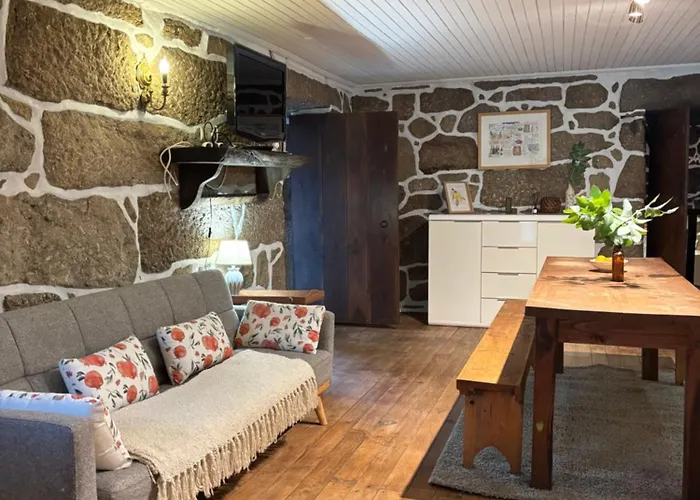 Casa Do Arte - Peaceful Retreat With A Pool Near Guimaraes 펜션