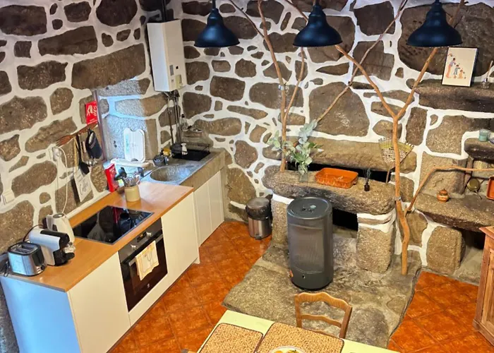 Casa Do Arte - Peaceful Retreat With A Pool Near Guimaraes *